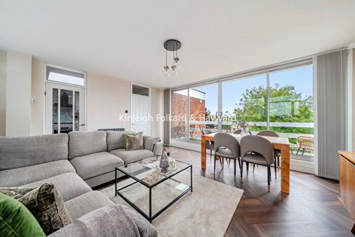 2 Bedroom Flat For Sale In Westmoreland Road, Bromley, BR2