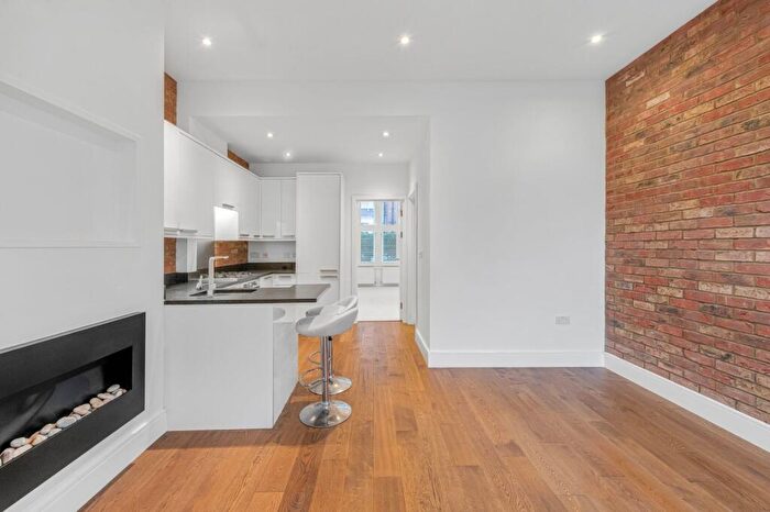 2 Bedroom Flat For Sale In Constantine Road, Hampstead, NW3