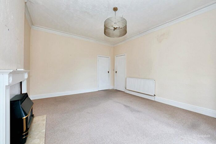 1 Bedroom Flat For Sale In First Floor Flat, Lawn House, Lawn Road, Stafford, Staffordshire, ST17