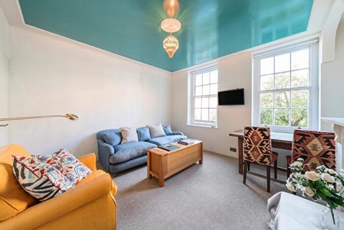 2 Bedroom Flat For Sale In White House, Vicarage Crescent, London, SW11