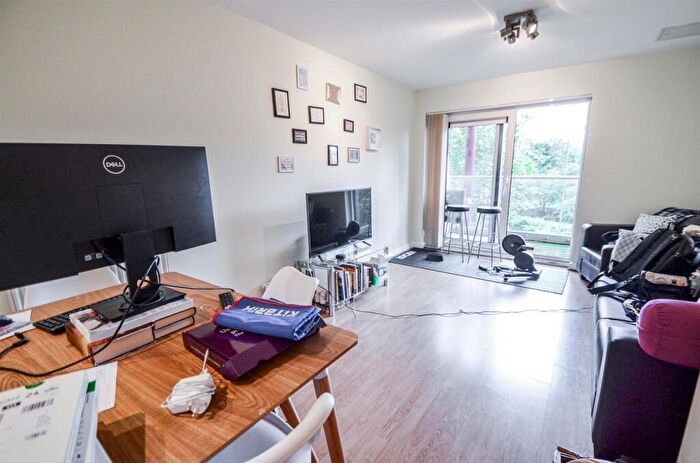 1 Bedroom Flat To Rent In Tequila Wharf, Commercial Road, London, E14