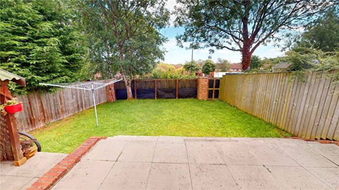 1 Bedroom Bungalow For Sale In Greenfinch Close, Washington, NE38