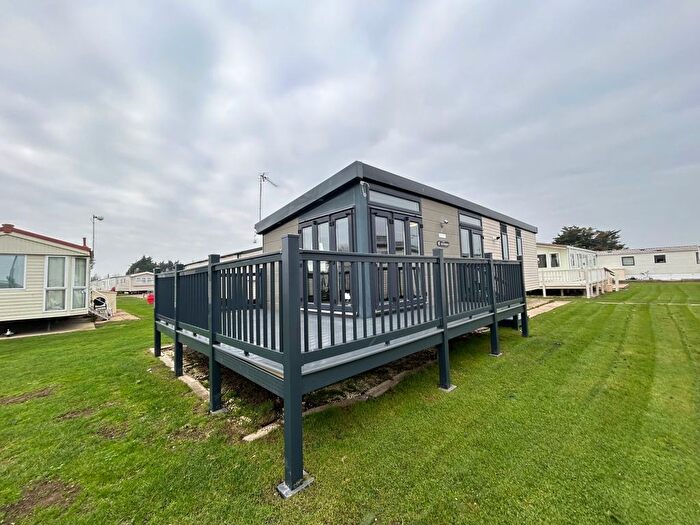2 Bedroom Park Home For Sale In Beach Road, St. Osyth, Clacton-On-Sea, CO16