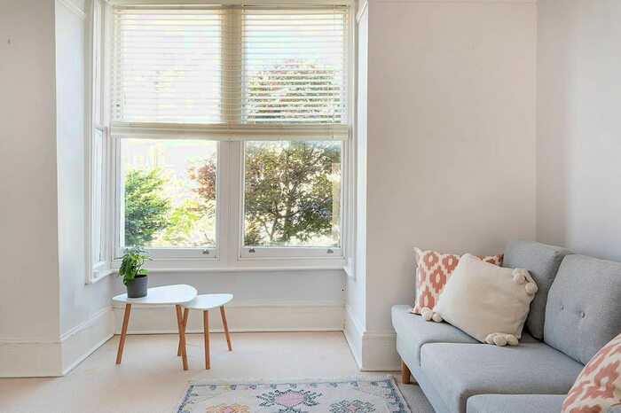 2 Bedroom Flat To Rent In St. Stephens Avenue, Shepherd's Bush, London, W12