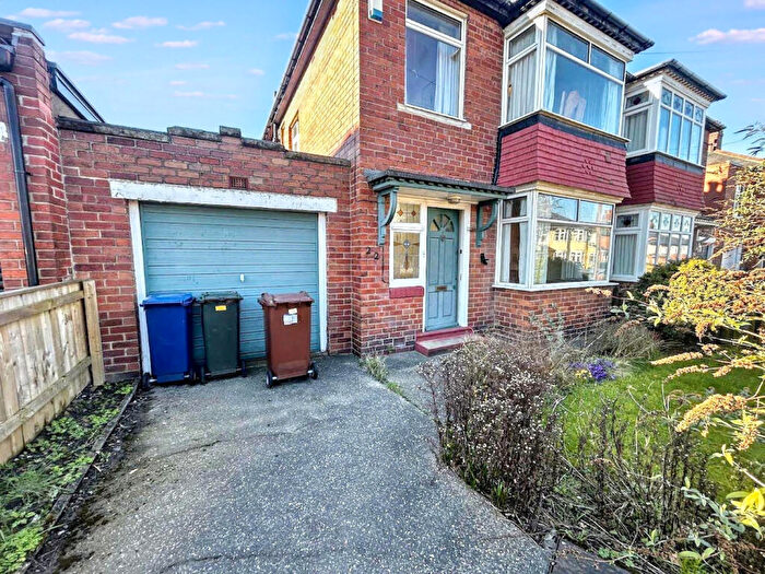 3 Bedroom Semi Detached House For Sale In Hiddleston Avenue, Benton, Newcastle Upon Tyne, Tyne And Wear, NE7