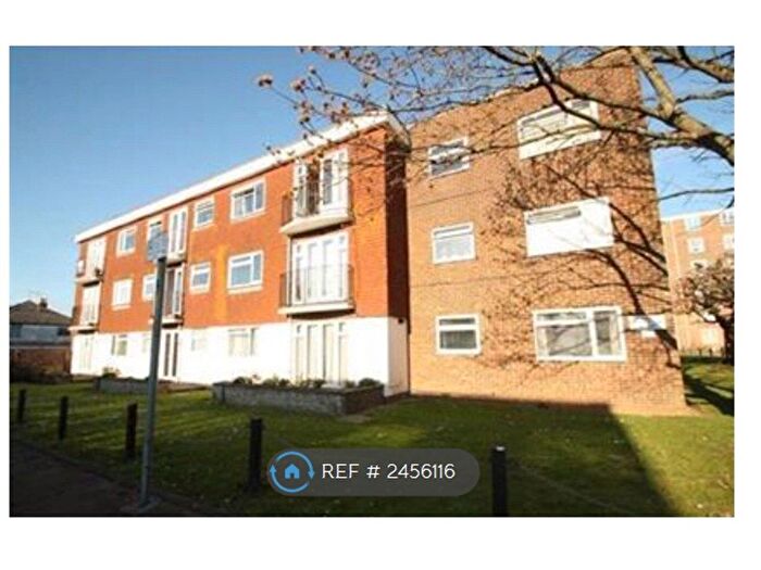 2 Bedroom Flat To Rent In Norfolk Court, Worthing, BN11