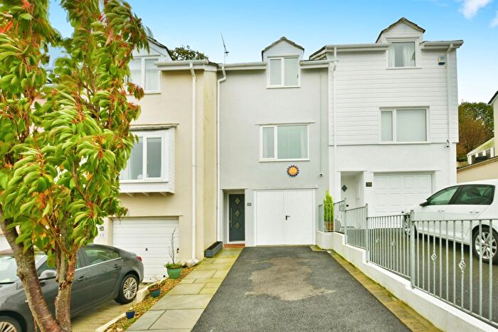 2 Bedroom Town House For Sale In Lake View Close, Plymouth, PL5
