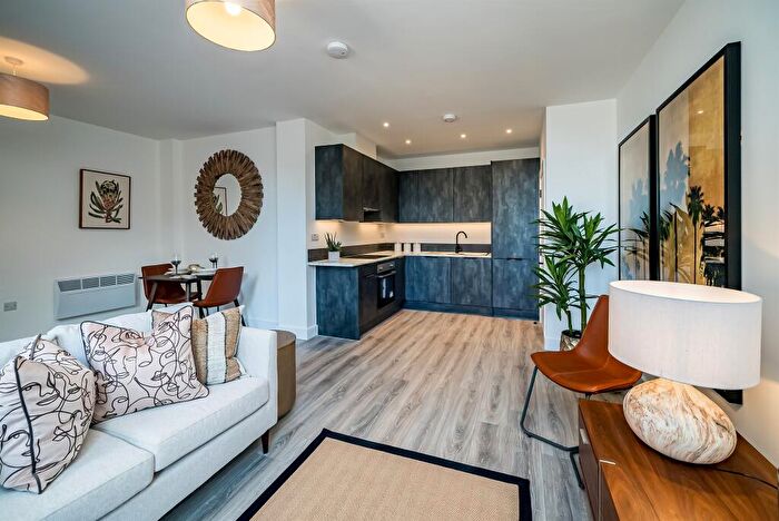 2 Bedroom Apartment For Sale In Elm House, The Grove, Slough, SL1