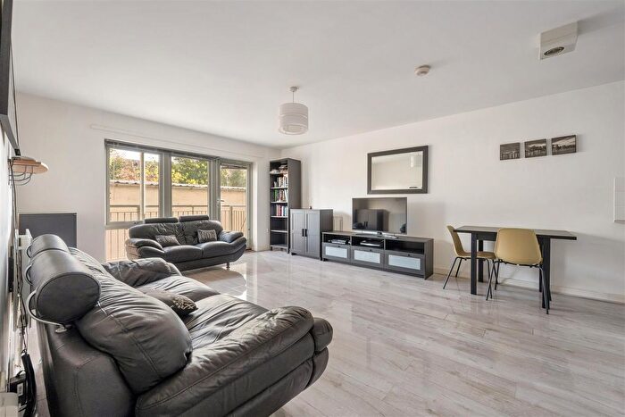 1 Bedroom Flat For Sale In Dalston Lane, Hackney, E8