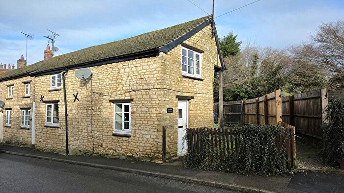 2 Bedroom Cottage For Sale In Broad Street, Syresham, NN13