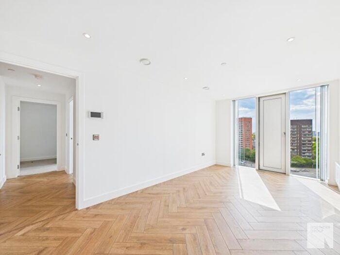 2 Bedroom Apartment To Rent In Elizabeth Tower :: Manchester, M15