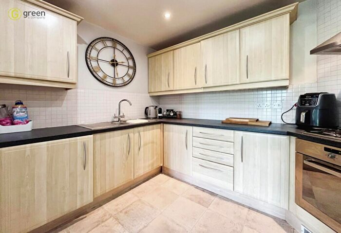 2 Bedroom Apartment To Rent In Sundridge Court, Birmingham, West Midlands, B43