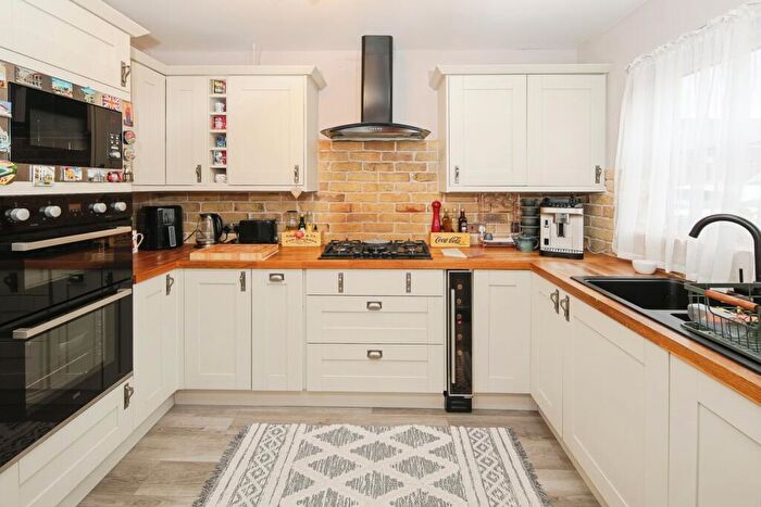 3 Bedroom Detached House For Sale In Herring Road, Atherstone, Warwickshire, CV9