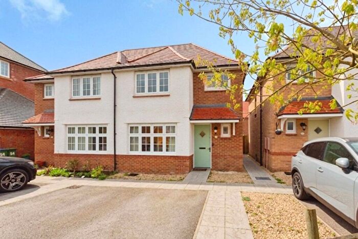 3 Bedroom Semi Detached House For Sale In Medlar Street, Aylesbury, Buckinghamshire, HP22