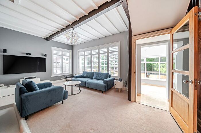 4 Bedroom Detached House For Sale In Reading Road North, Fleet, GU51