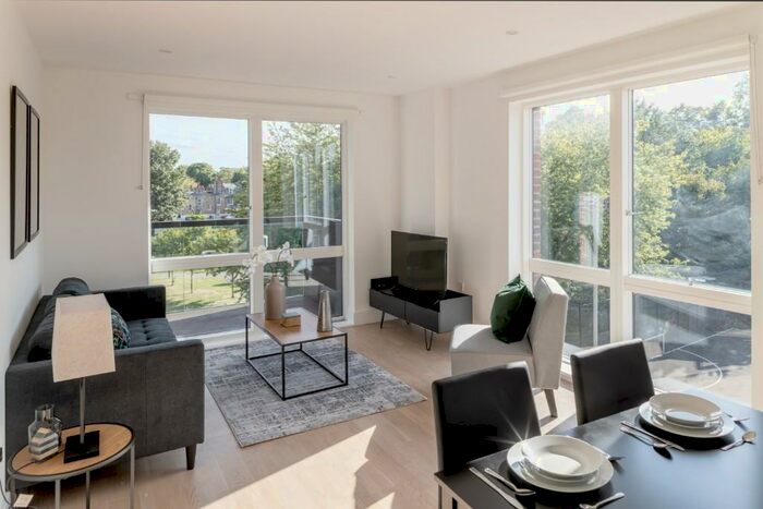 2 Bedroom Flat To Rent In Pechora Way, London, E14