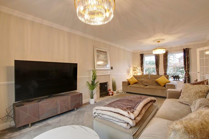 5 Bedroom Detached House For Sale In Highlands Road, Fareham, PO16