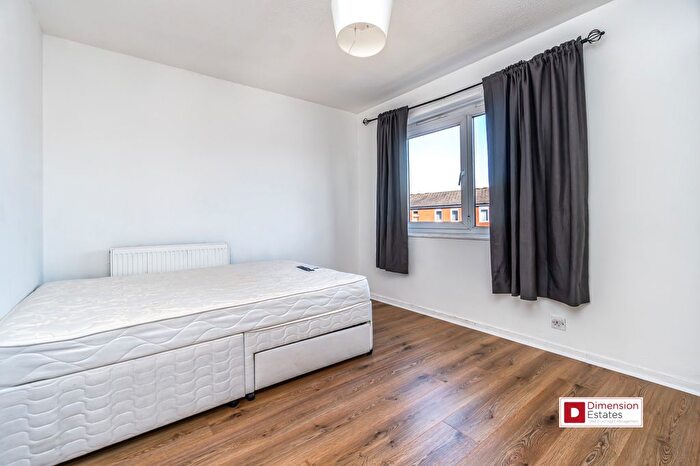 2 Bedroom Maisonette To Rent In Churchill Walk, Homerton, Hackney, London, E9