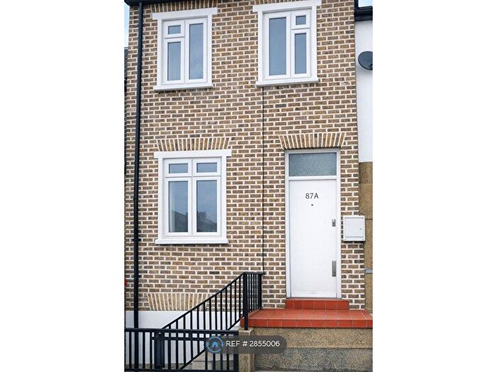 2 Bedroom Flat To Rent In Oval Road, Croydon, CR0