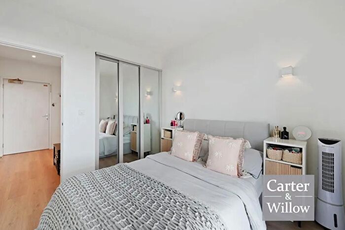 1 Bedroom Flat To Rent In Harbard Close, Barking, IG11