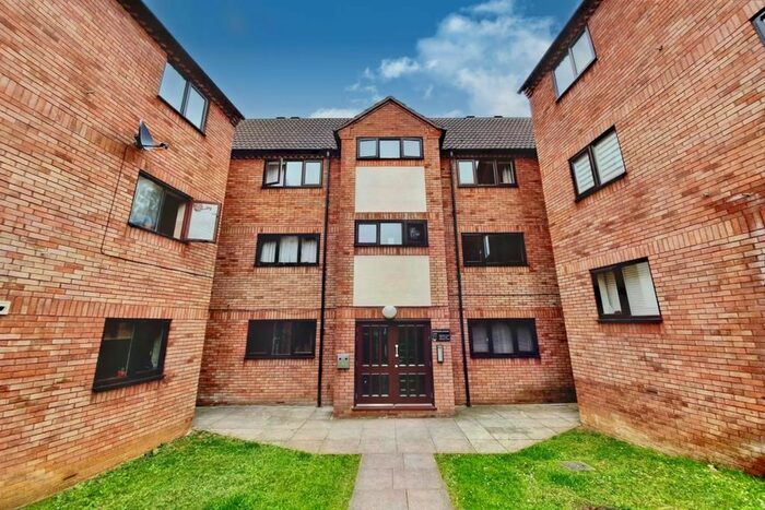 1 Bedroom Flat To Rent In Spencer Court, Rushden, Northants NN10
