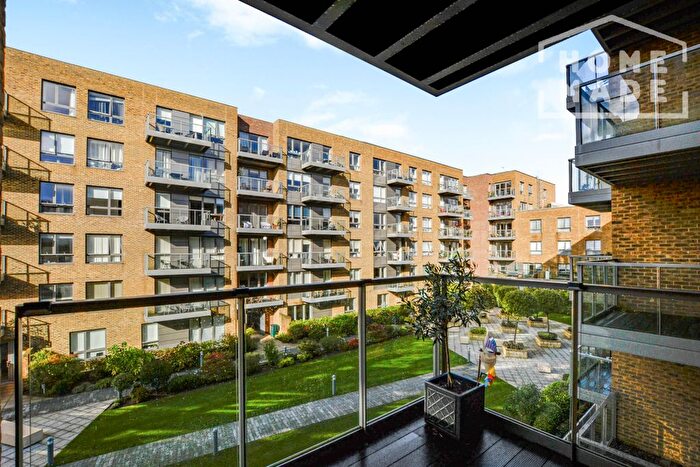 2 Bedroom Flat To Rent In Hamlet Court, High Street, N8