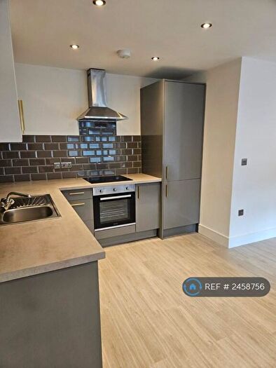 1 Bedroom Flat To Rent In Empire House, Bradford, BD1