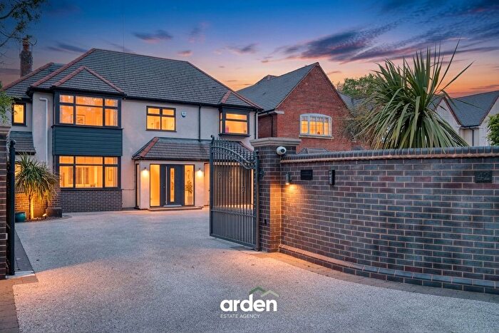 5 Bedroom Detached House For Sale In Fulford Hall Road, Tidbury Green, B90