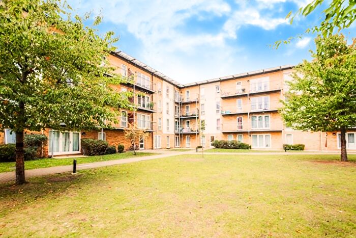 2 Bedroom Flat To Rent In King George Crescent, Wembley, Middlesex, HA0