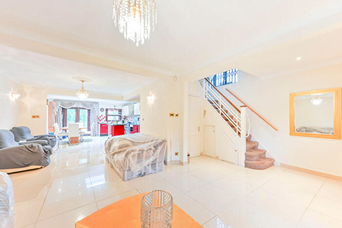 3 Bedroom Semi Detached House For Sale In Salmon Street, Wembley Park, London, NW9
