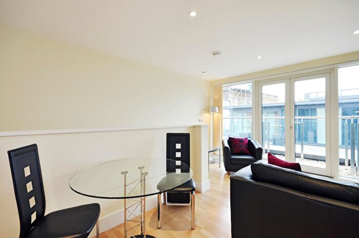 1 Bedroom Apartment To Rent In High Timber Street, EC4V