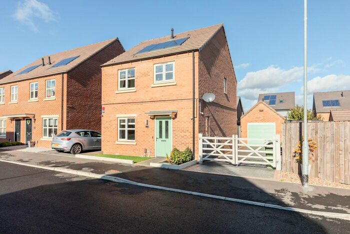 3 Bedroom Detached House For Sale In Swift Way, Castleford, WF10