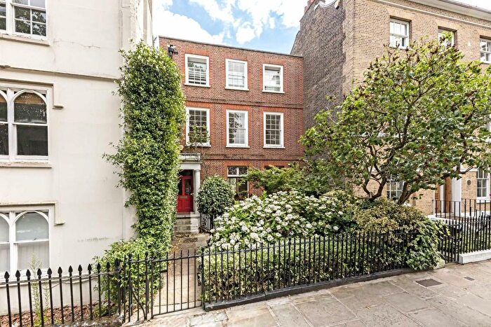 6 Bedroom Property To Rent In The Green, Richmond, TW9