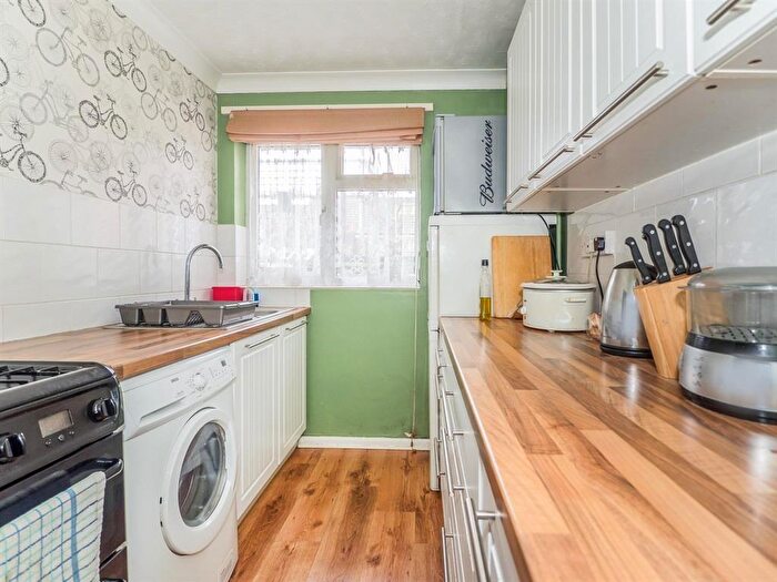 2 Bedroom Flat To Rent In Lilburne Avenue, Norwich, NR3