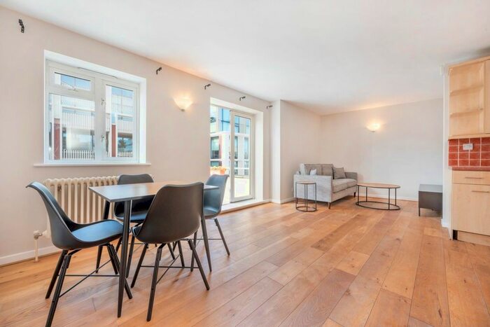 1 Bedroom Flat To Rent In Mortimer Street, Fitzrovia, London, W1T