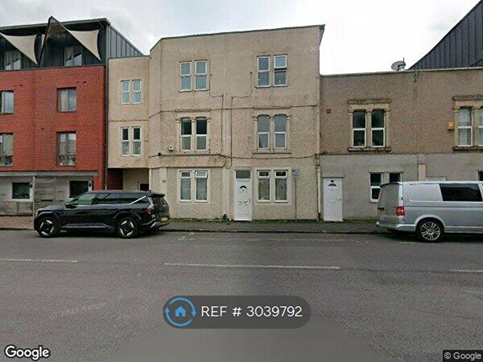 2 Bedroom Semi-Detached House To Rent In West Street, Bedminster, Bristol, BS3
