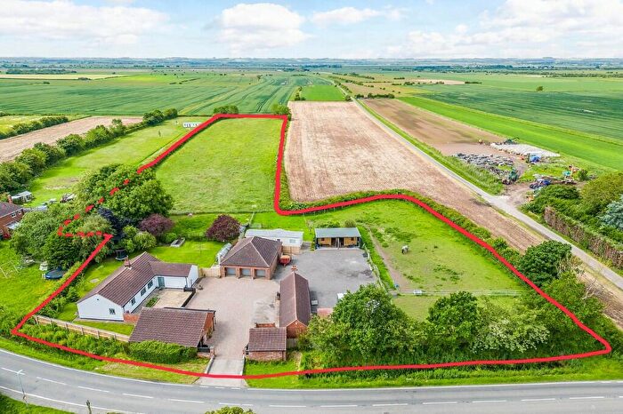 3 Bedroom Equestrian Facility For Sale In Main Road, Grainthorpe, Louth, LN11