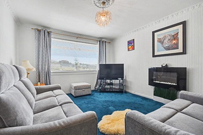 3 Bedroom Terraced House For Sale In West Barmoss Avenue, Inverclyde, Port Glasgow, PA14