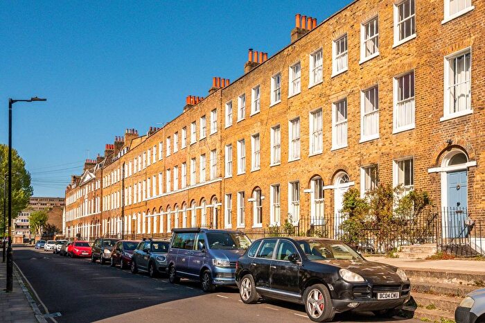 2 Bedroom Flat For Sale In Surrey Square, Elephant And Castle, London, SE17