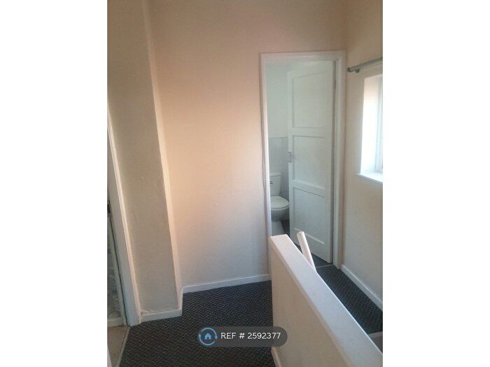 4 Bedroom Semi-Detached House To Rent In Heathcliff Road, Dudley, DY2