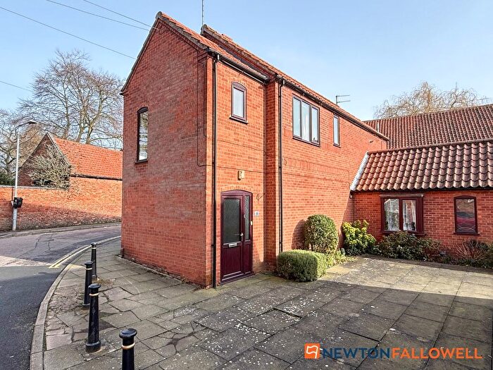 2 Bedroom Detached House For Sale In Bede House Court, Newark, NG24
