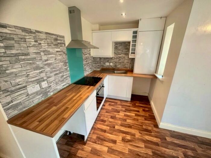 2 Bedroom Flat To Rent In Roman Gardens, Mexborough, S64