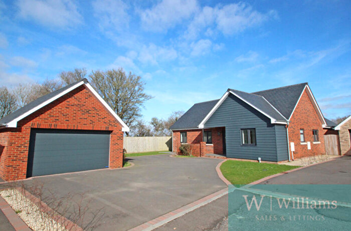 3 Bedroom Bungalow For Sale In Reynards Place, Wootton, Isle Of Wight, PO33