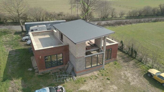 3 Bedroom Detached House For Sale In Dunstable Road, Berkhamsted, HP4