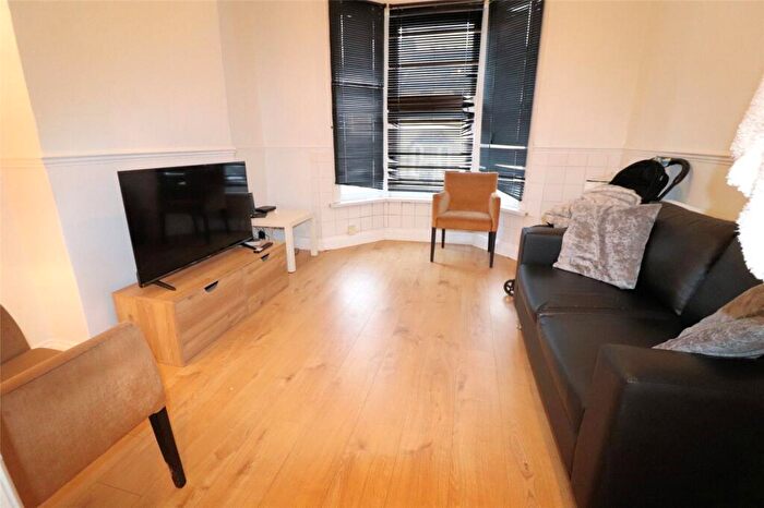 1 Bedroom Flat For Sale In Maximfeldt Road, Erith, DA8