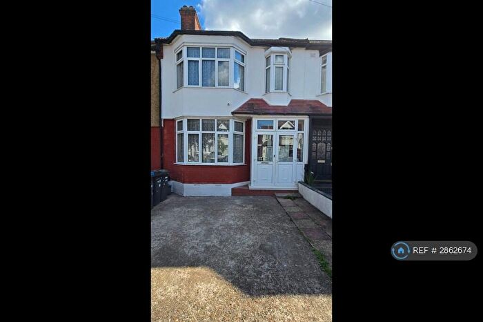 3 Bedroom Terraced House To Rent In Ulster Gardens, London, N13