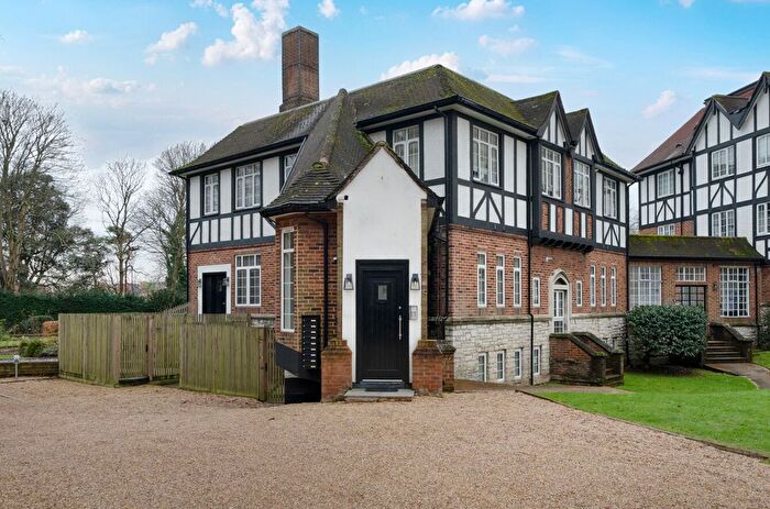 1 Bedroom Flat For Sale In Millbrook Road East, Southampton, Hampshire, SO15