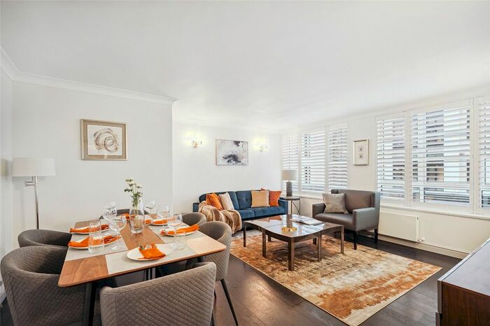 3 Bedroom Flat To Rent In Clarges Street, London, W1J