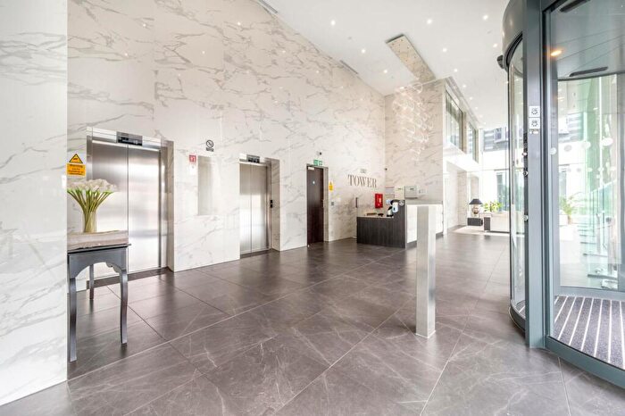 3 Bedroom Flat To Rent In Legacy Tower, Stratford, London, E15