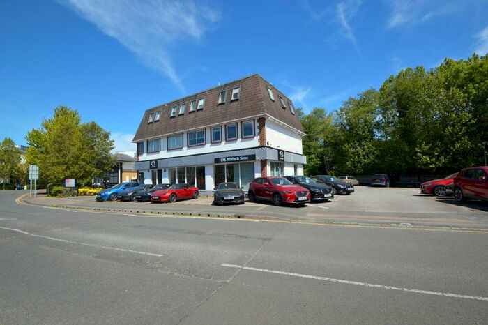 Studio To Rent In Addlestone Road, Addlestone, KT15